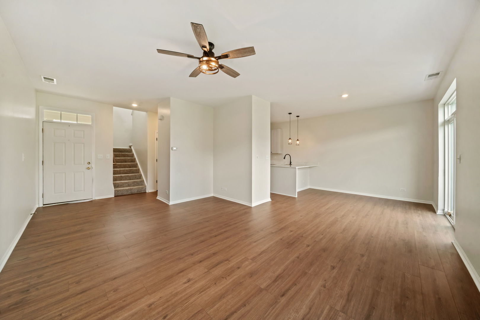 371 Mcgrath Drive Property Photo 3