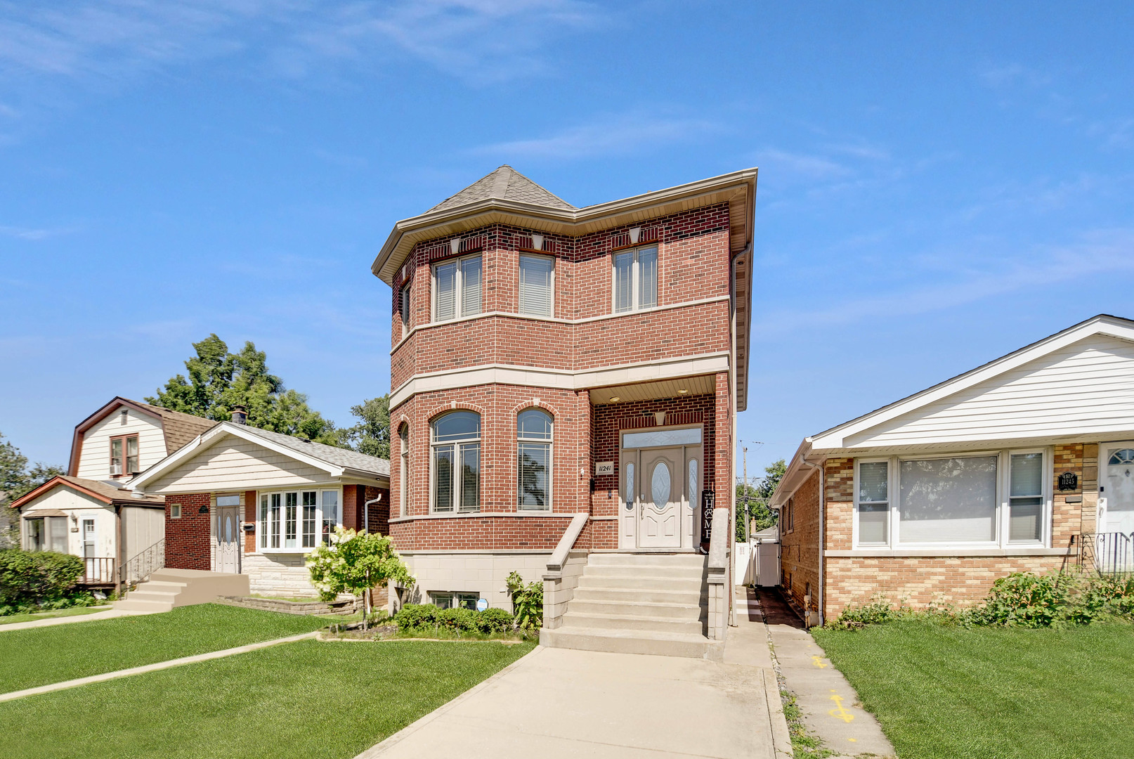 11241 S Central Park Avenue Property Photo 1