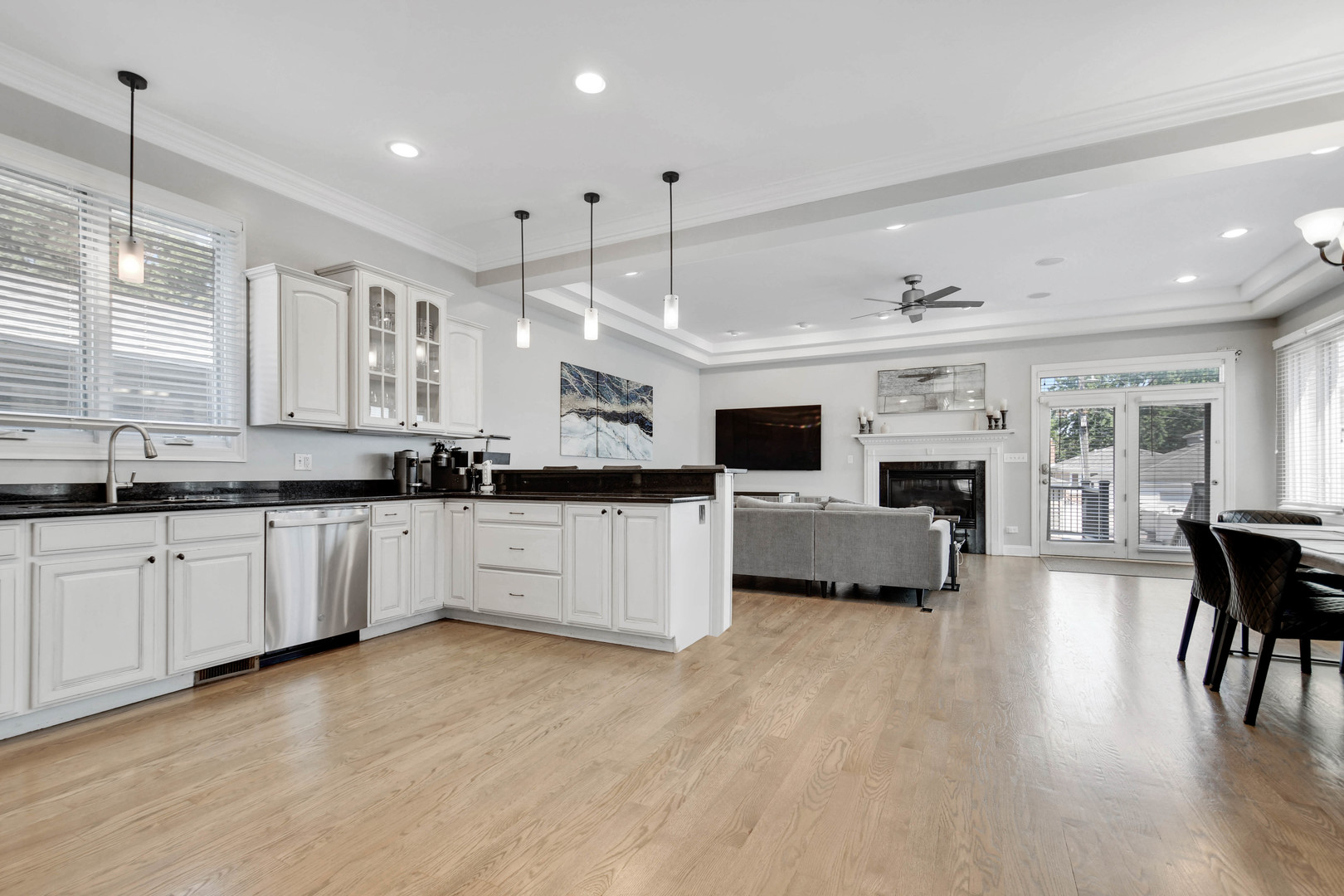 11241 S Central Park Avenue Property Photo 7