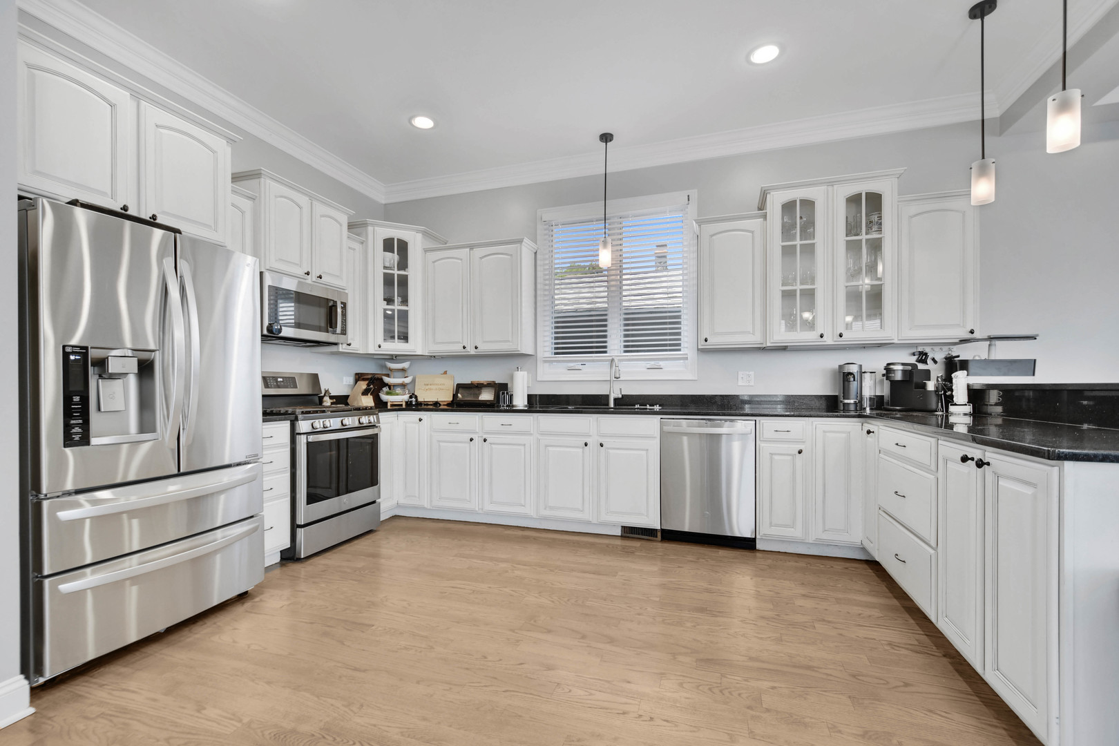 11241 S Central Park Avenue Property Photo 11