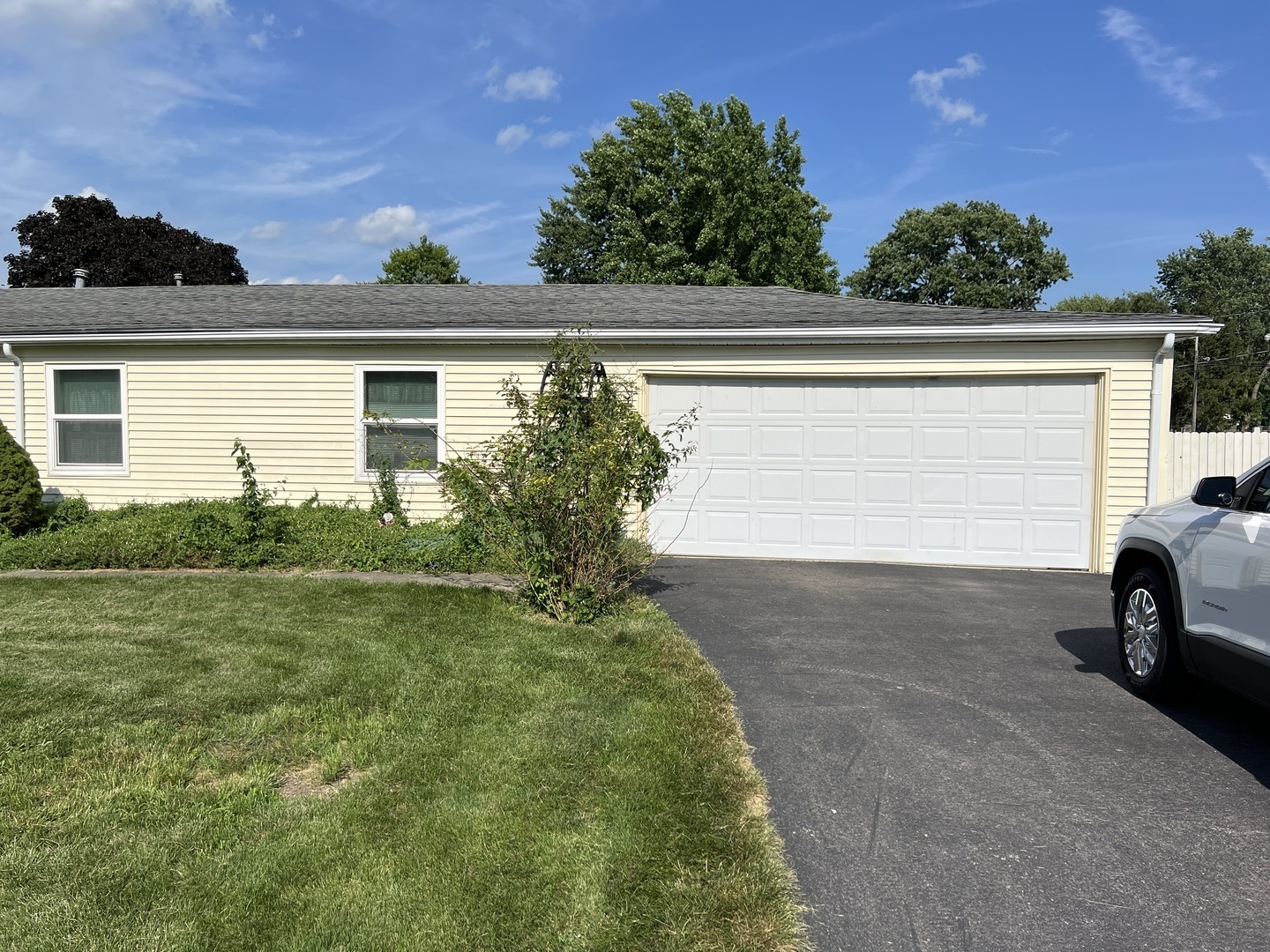 801 E Honeywell Avenue Property Photo 2