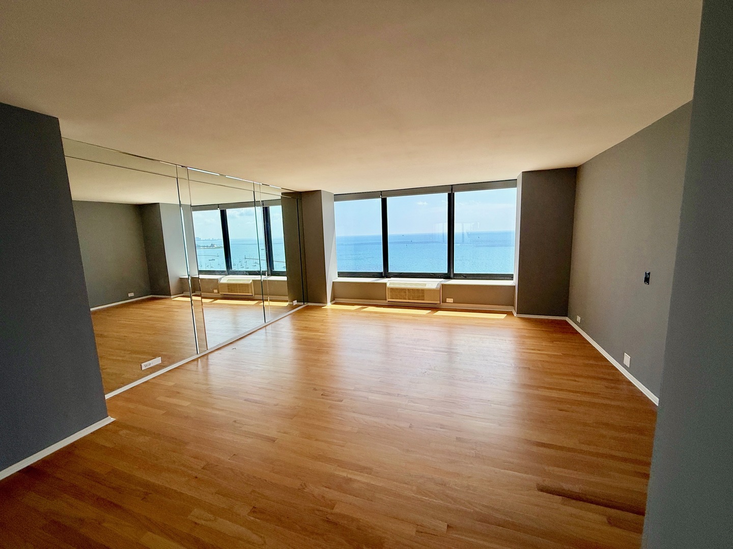 155 N Harbor Drive 1710 Property Photo 5