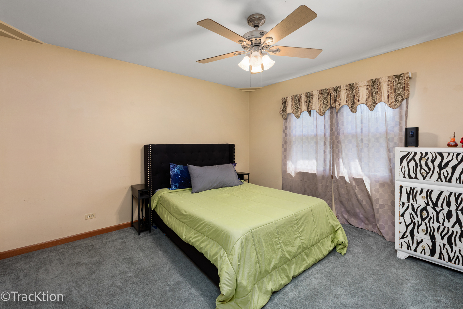 360 Lakeview Drive Property Photo 13
