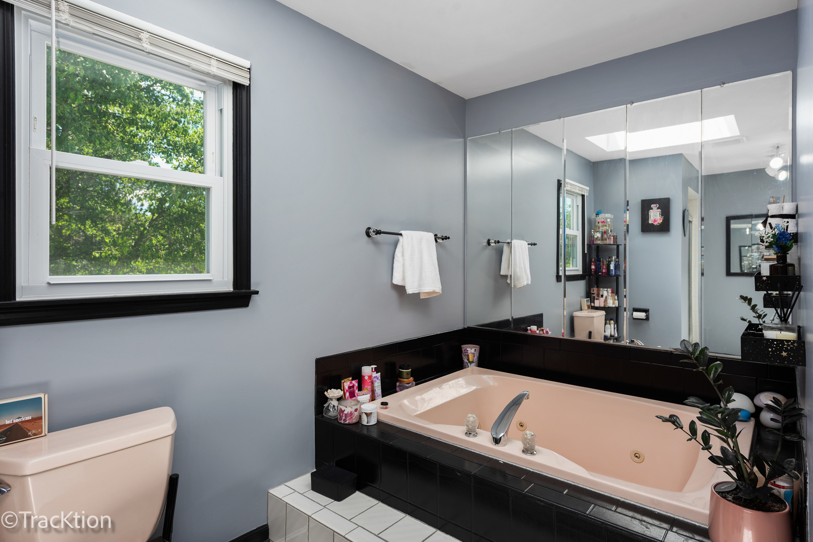 360 Lakeview Drive Property Photo 17
