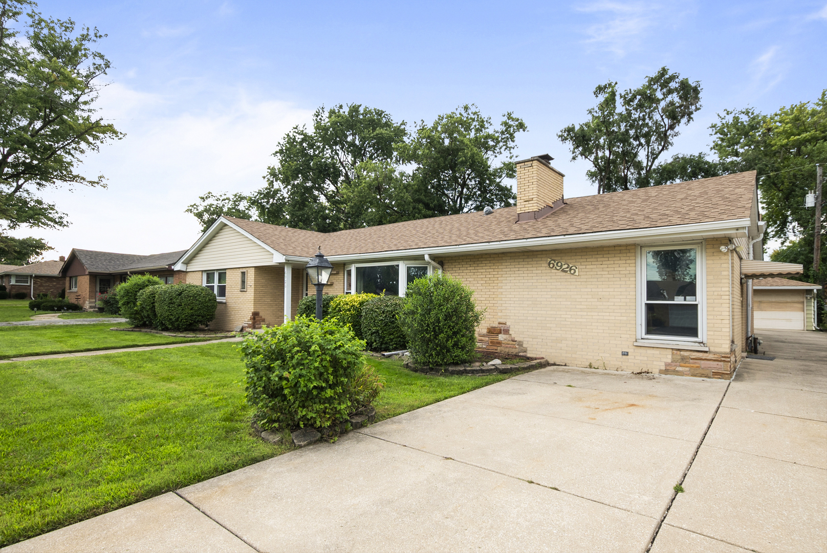 6926 W 115th Place Property Photo 1