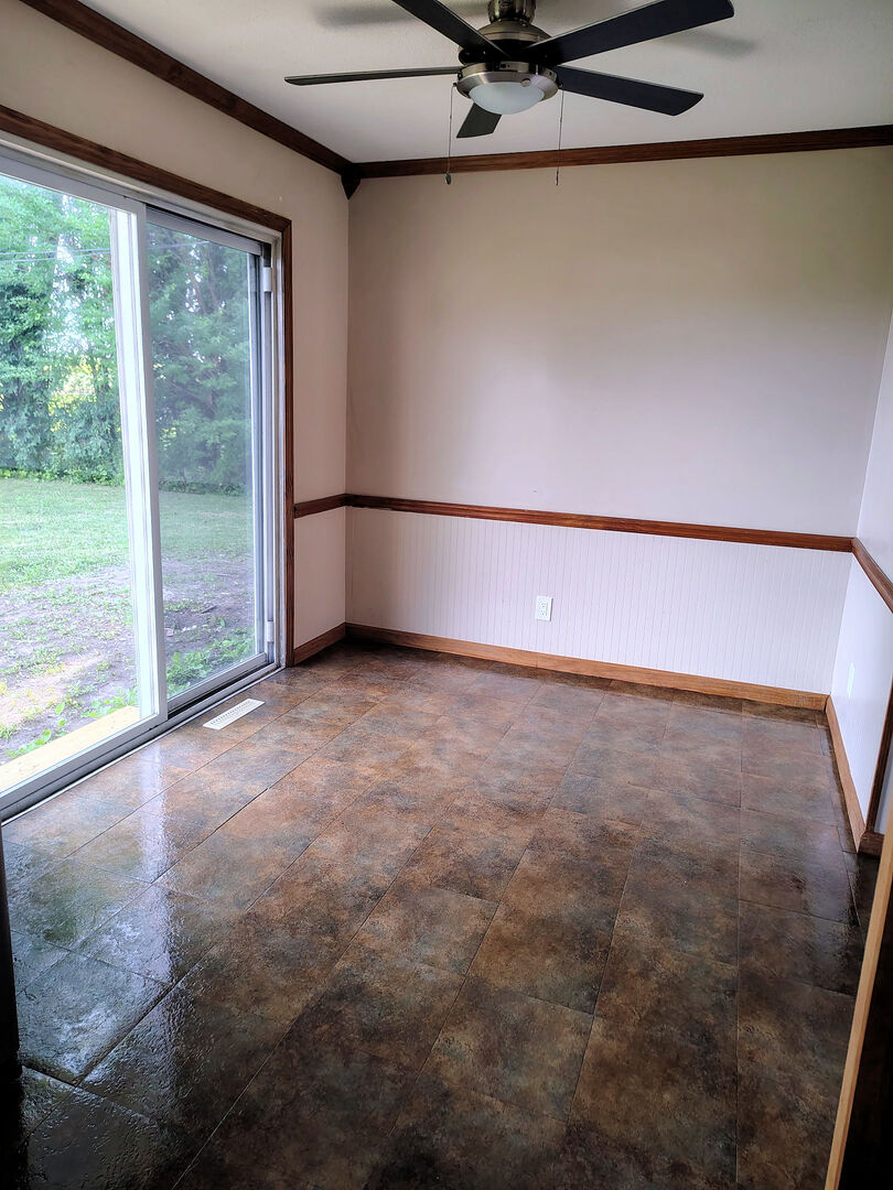 1036 Avenue E Property Photo 4