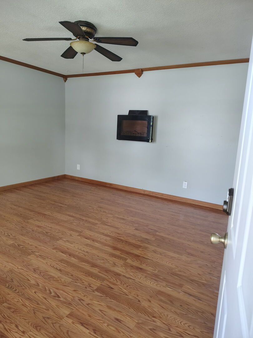 1036 Avenue E Property Photo 8