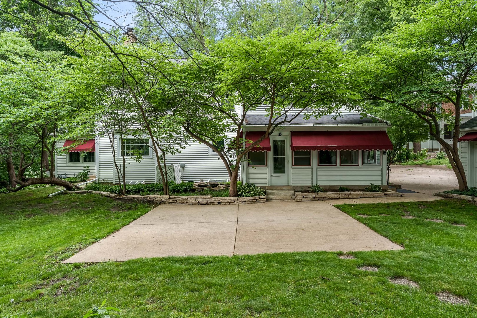 3025 E State Street Property Photo 5