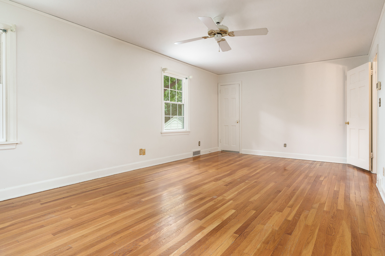 3025 E State Street Property Photo 32