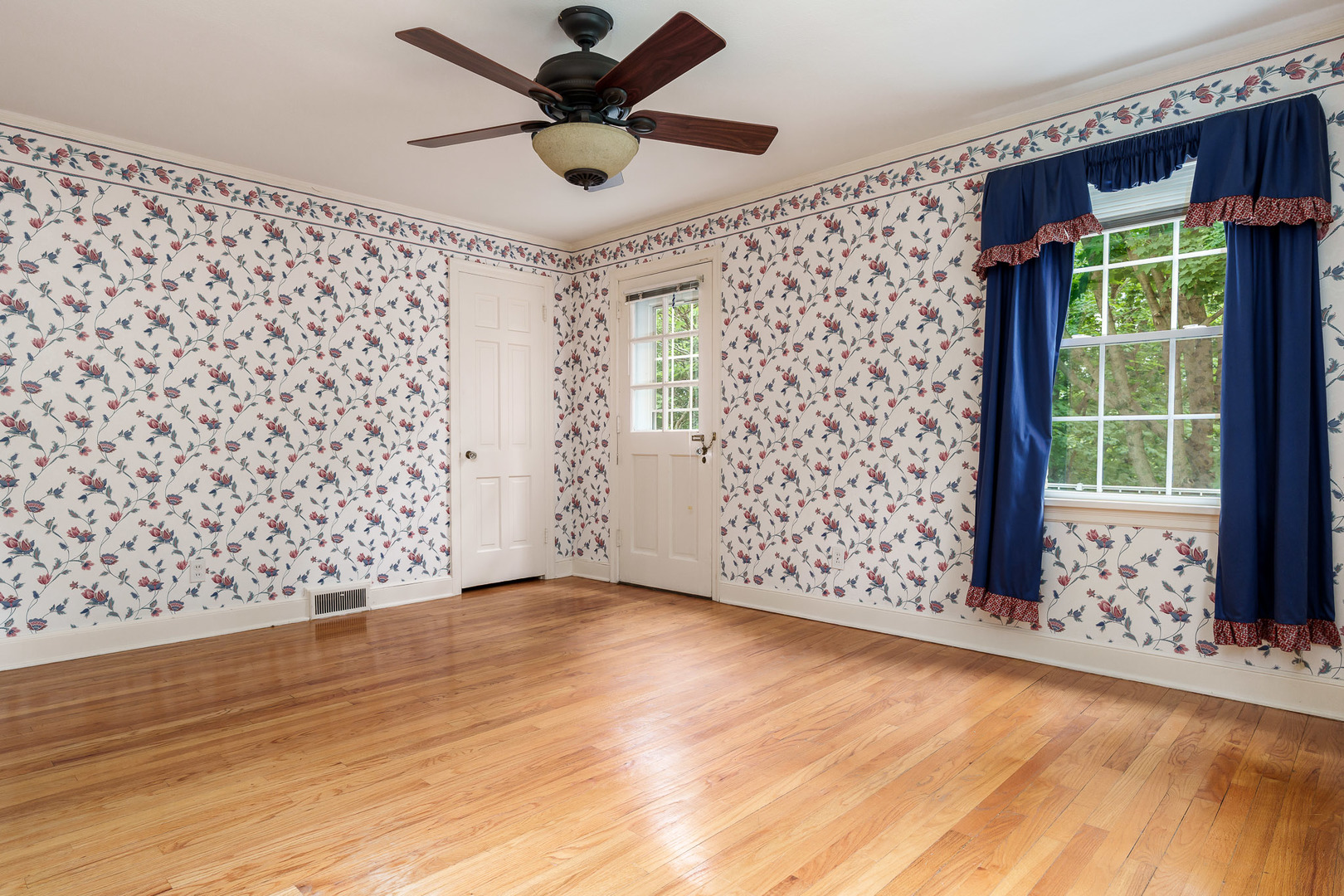 3025 E State Street Property Photo 40