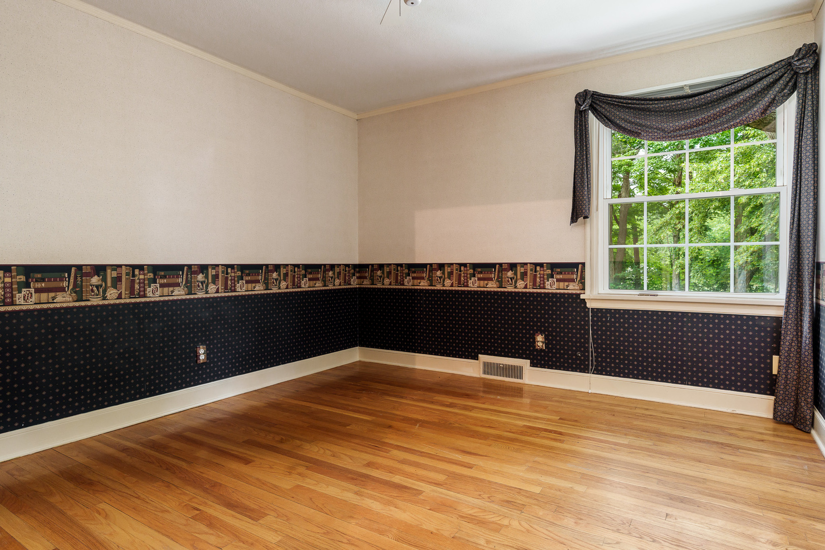 3025 E State Street Property Photo 42
