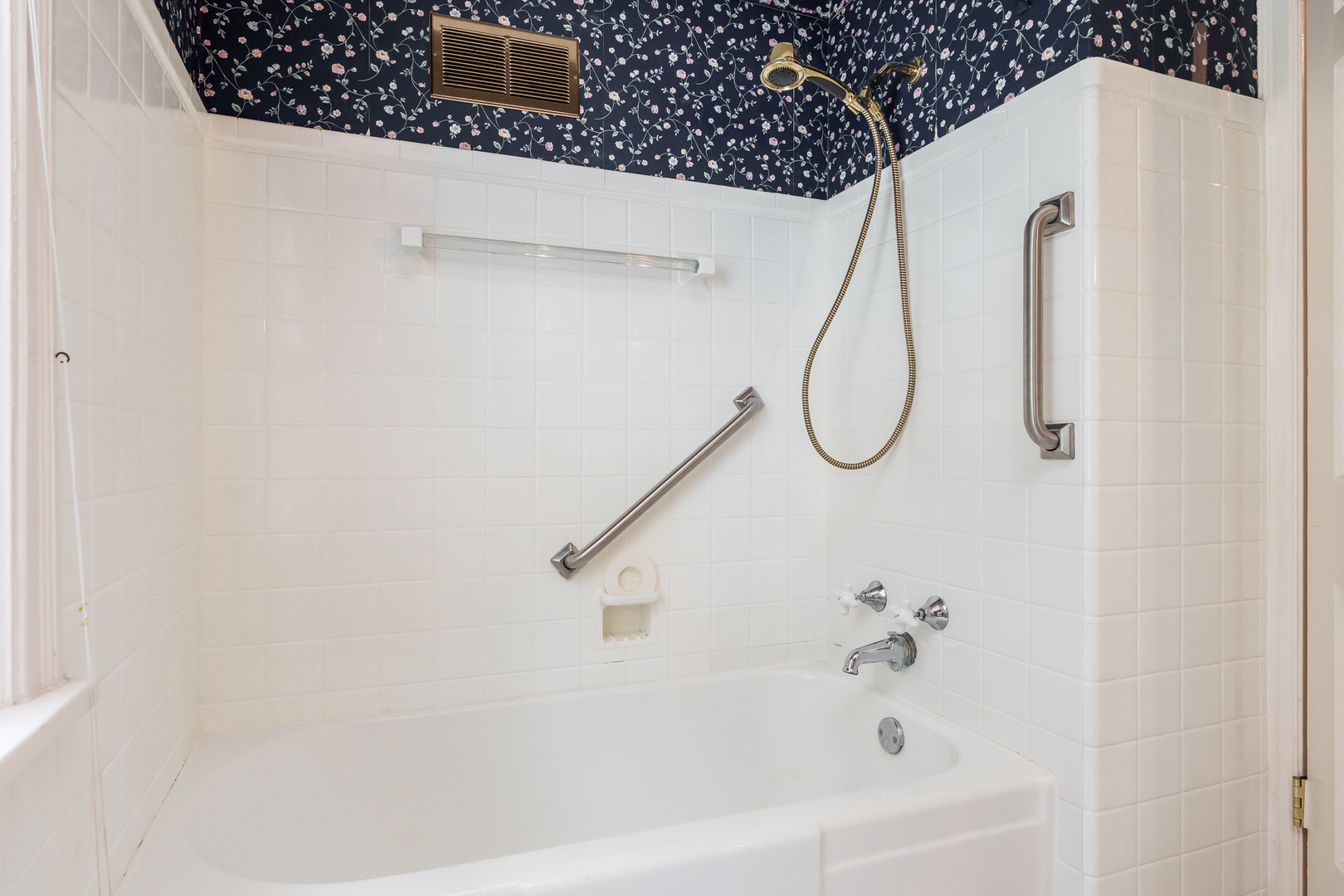 3025 E State Street Property Photo 45