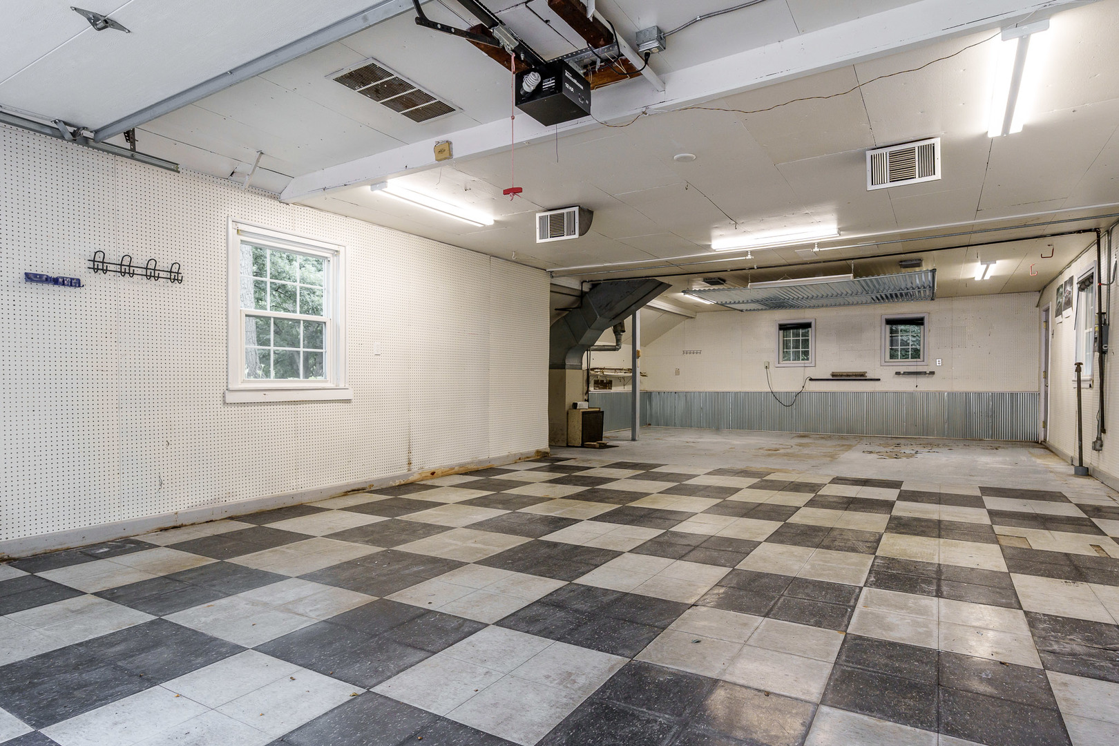 3025 E State Street Property Photo 51