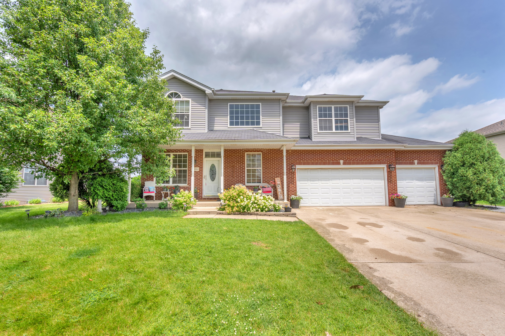 15484 Ridgefield Drive Property Photo 1