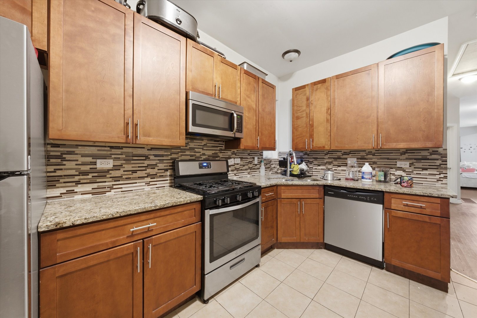 7614 S Carpenter Street Property Photo 10
