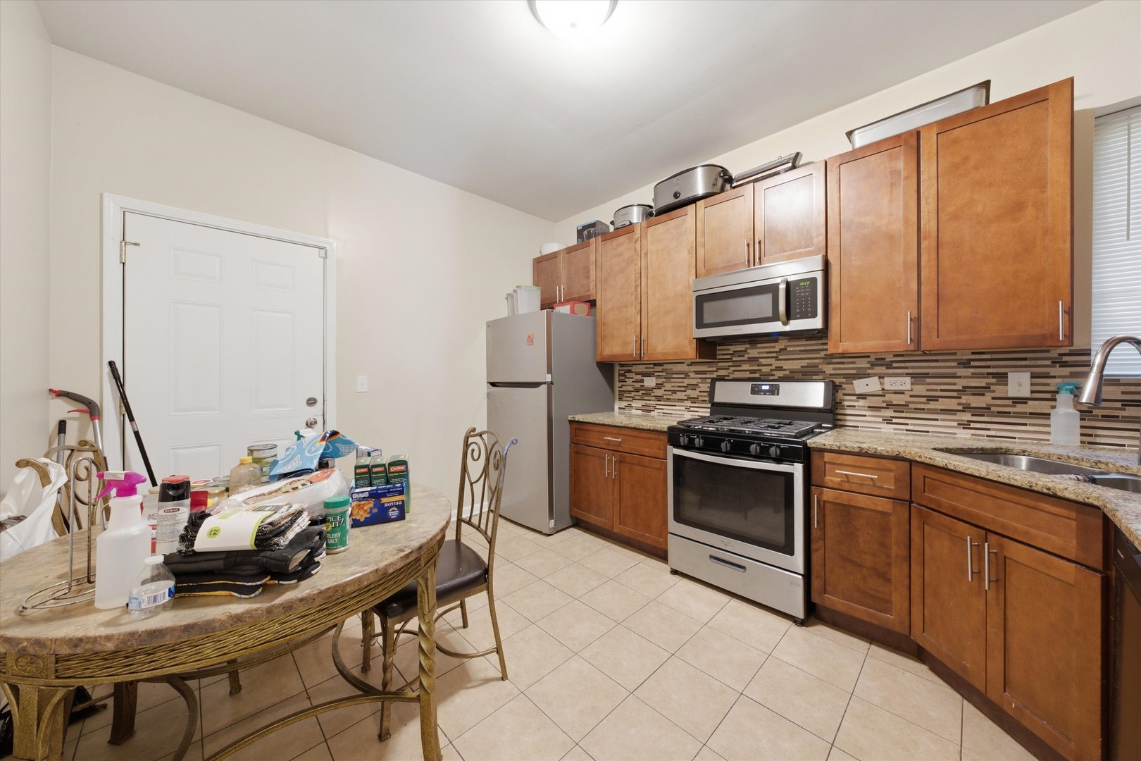 7614 S Carpenter Street Property Photo 11
