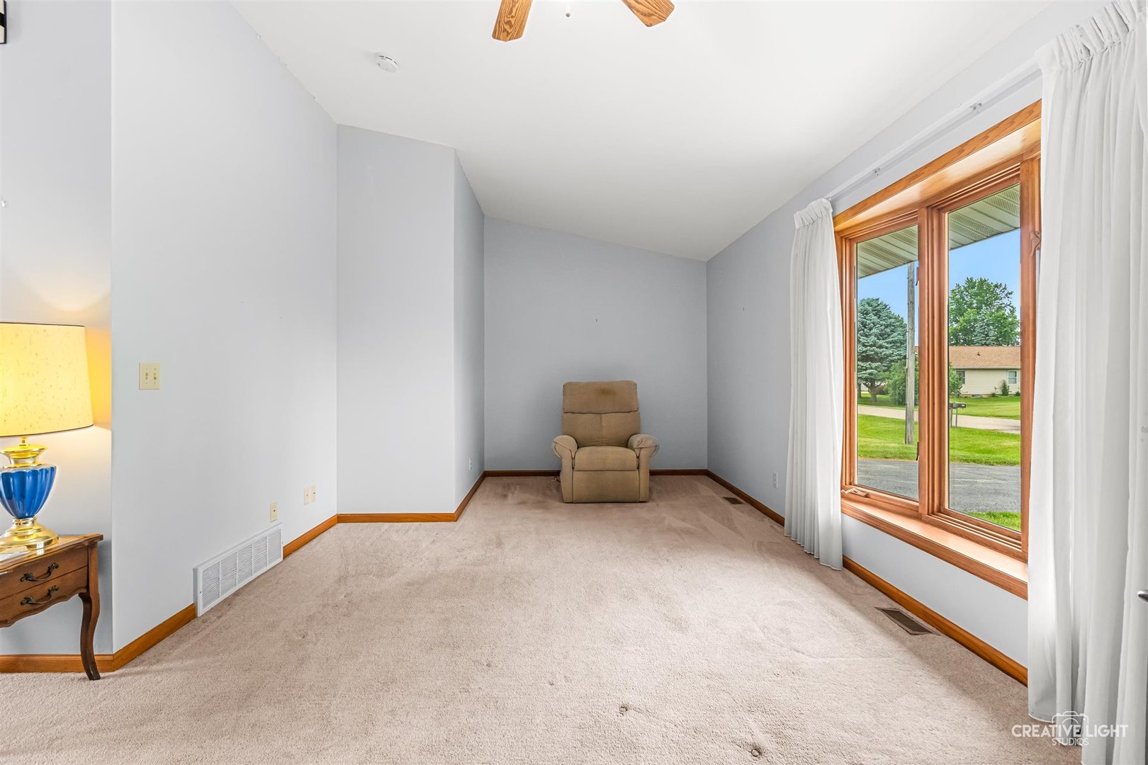 285 E Legner Street Property Photo 3