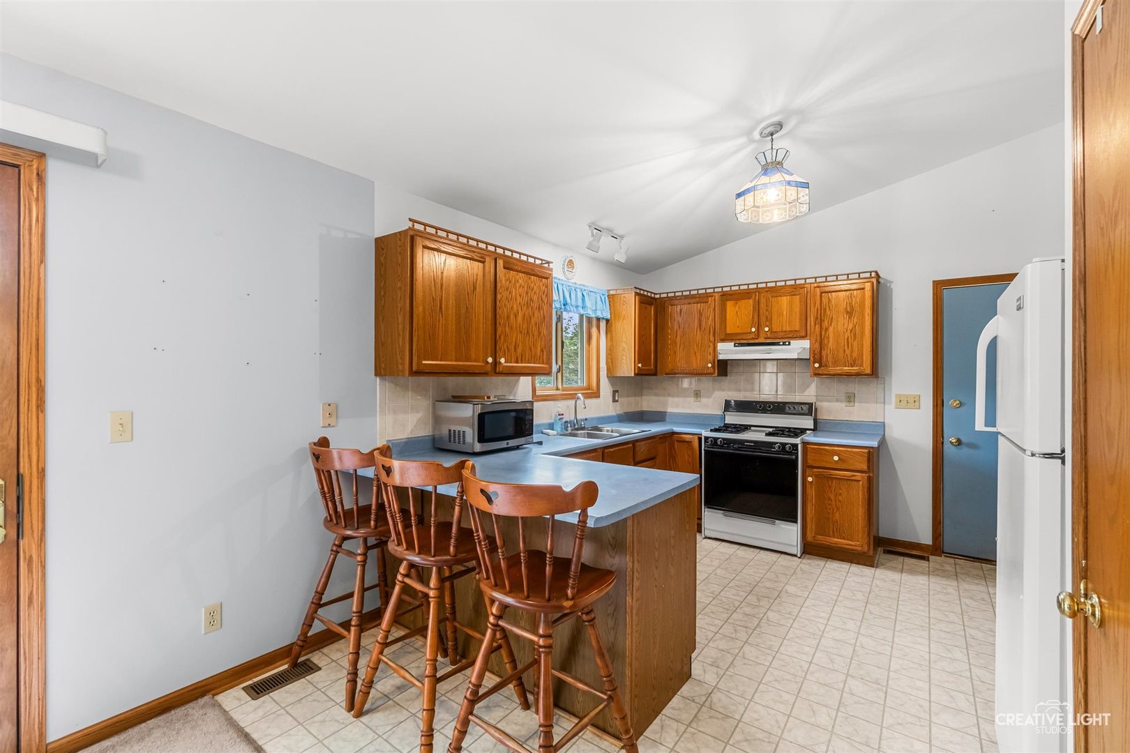 285 E Legner Street Property Photo 5