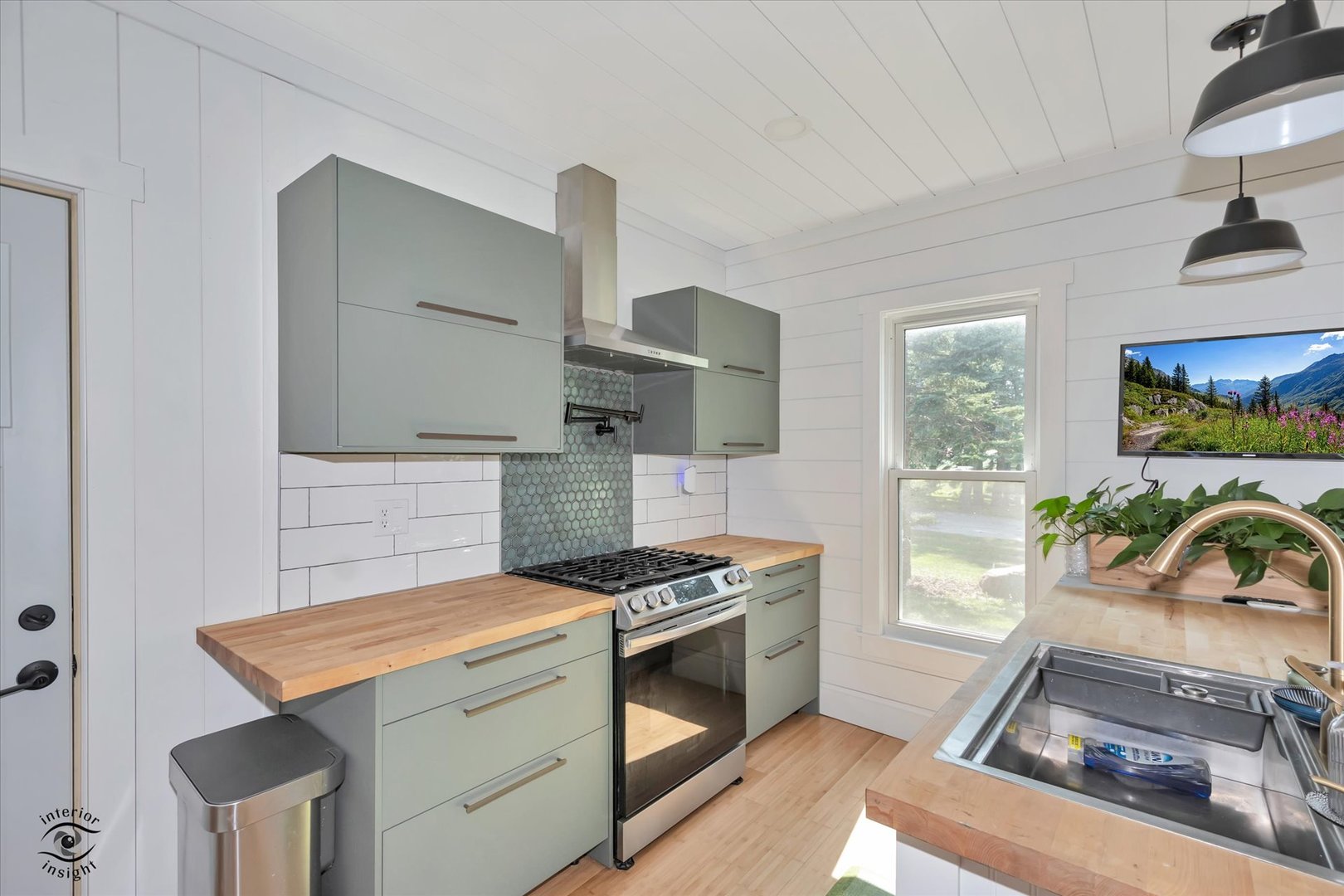 15051 W Baker Road Property Photo 14