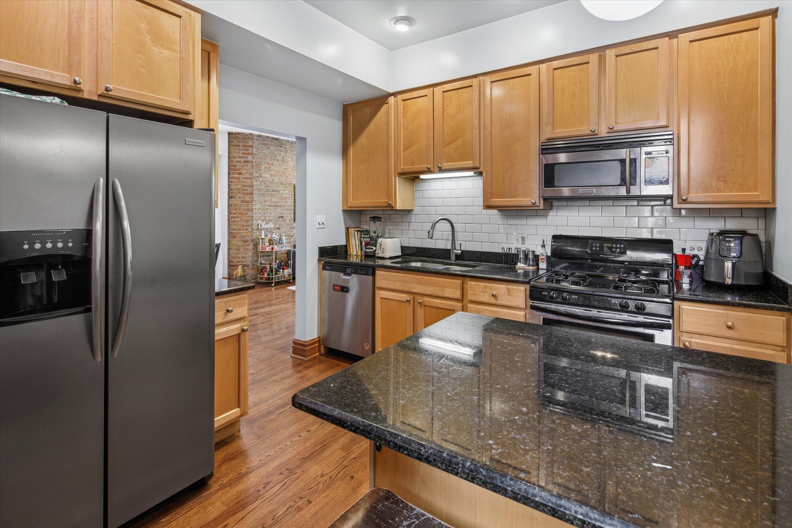846 W Newport Avenue 1s Property Photo 10