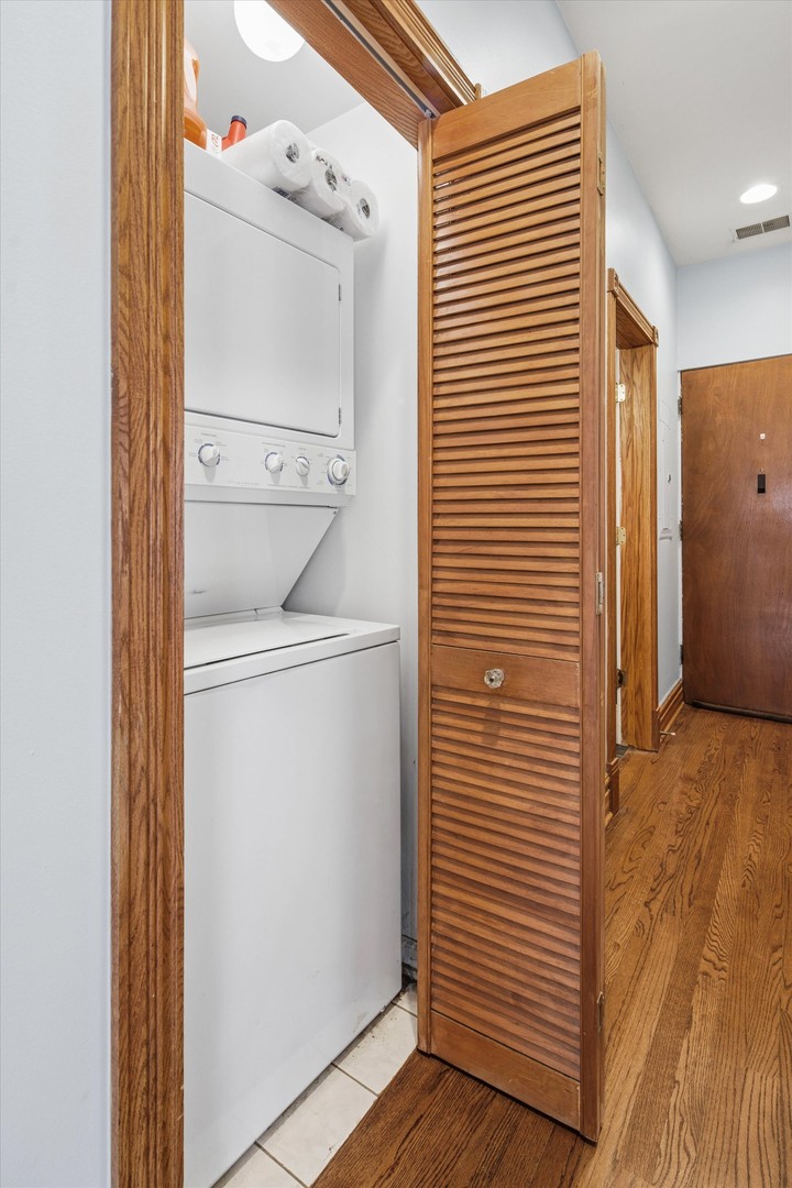 846 W Newport Avenue 1s Property Photo 14