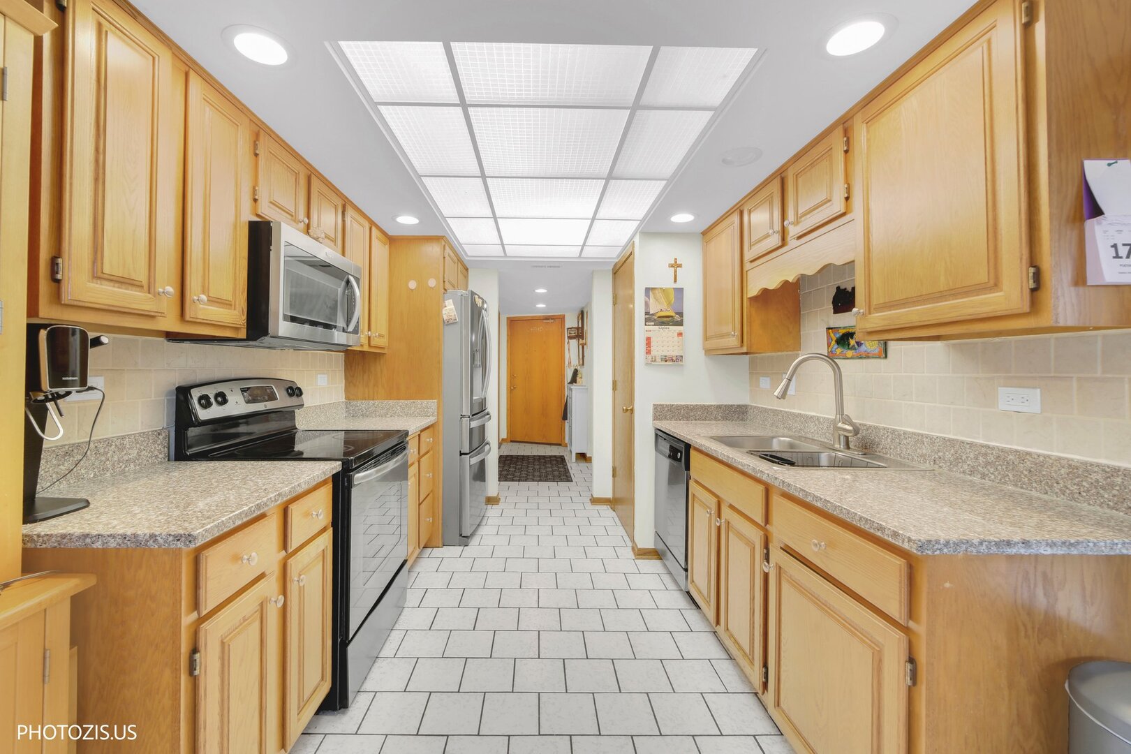 1380 Oakwood Avenue 204 Property Photo 6