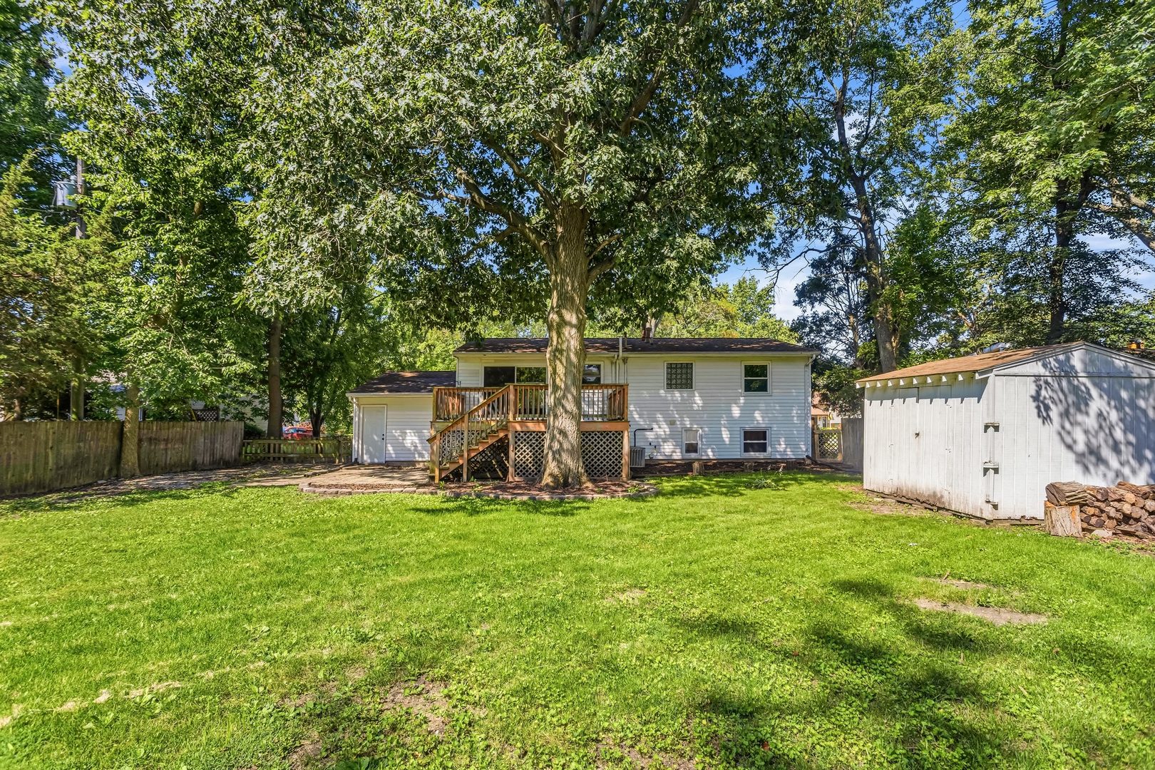 1906 Crescent Drive Property Photo 4
