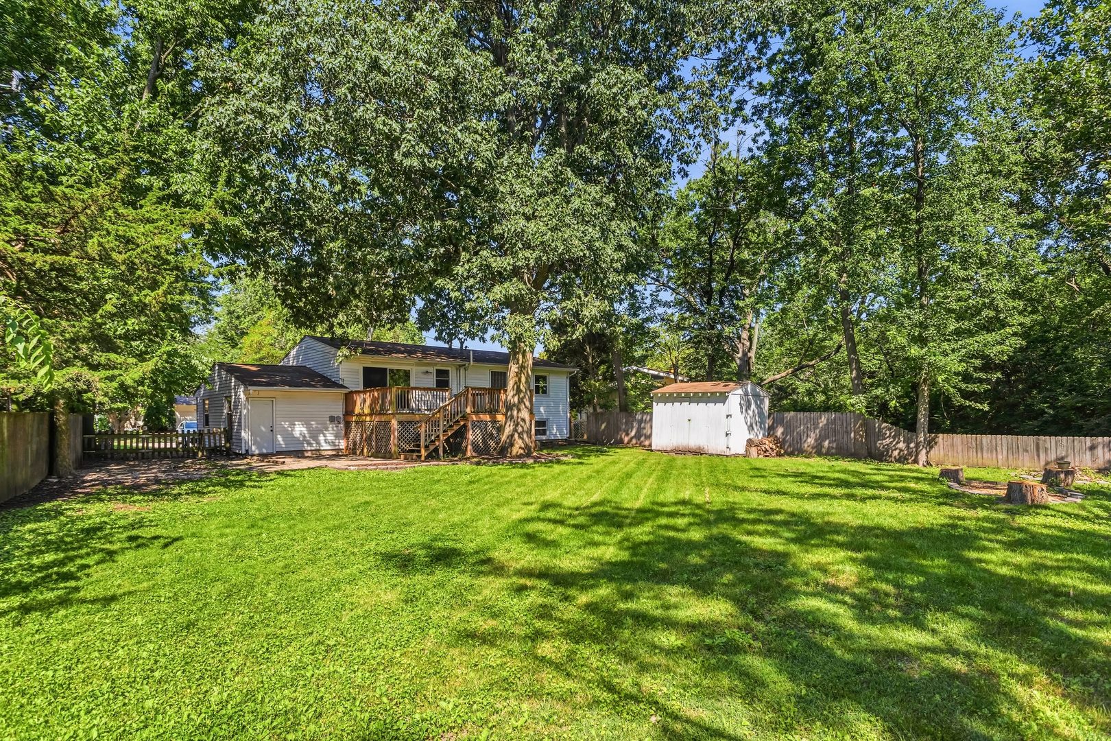 1906 Crescent Drive Property Photo 6