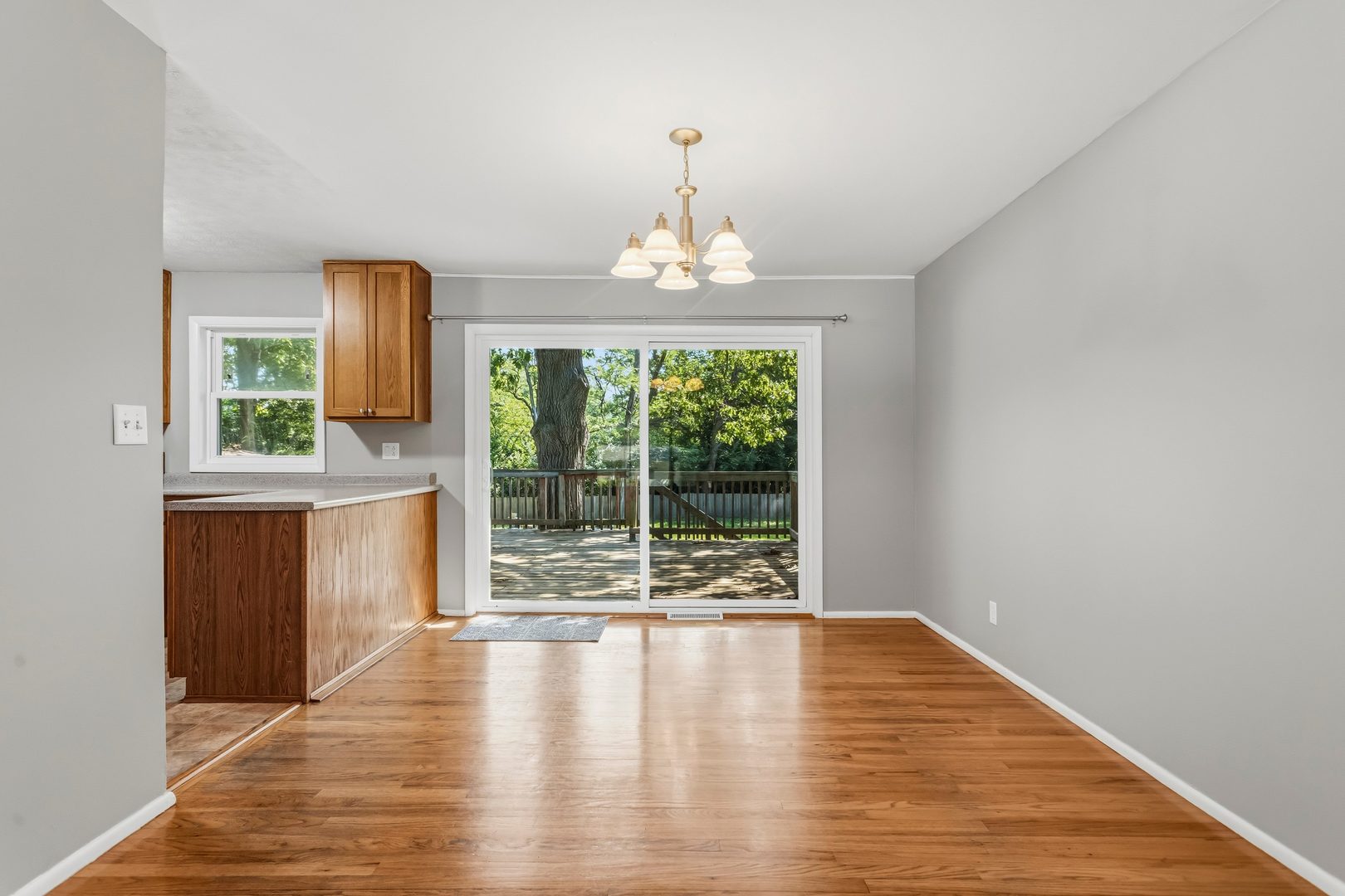 1906 Crescent Drive Property Photo 12