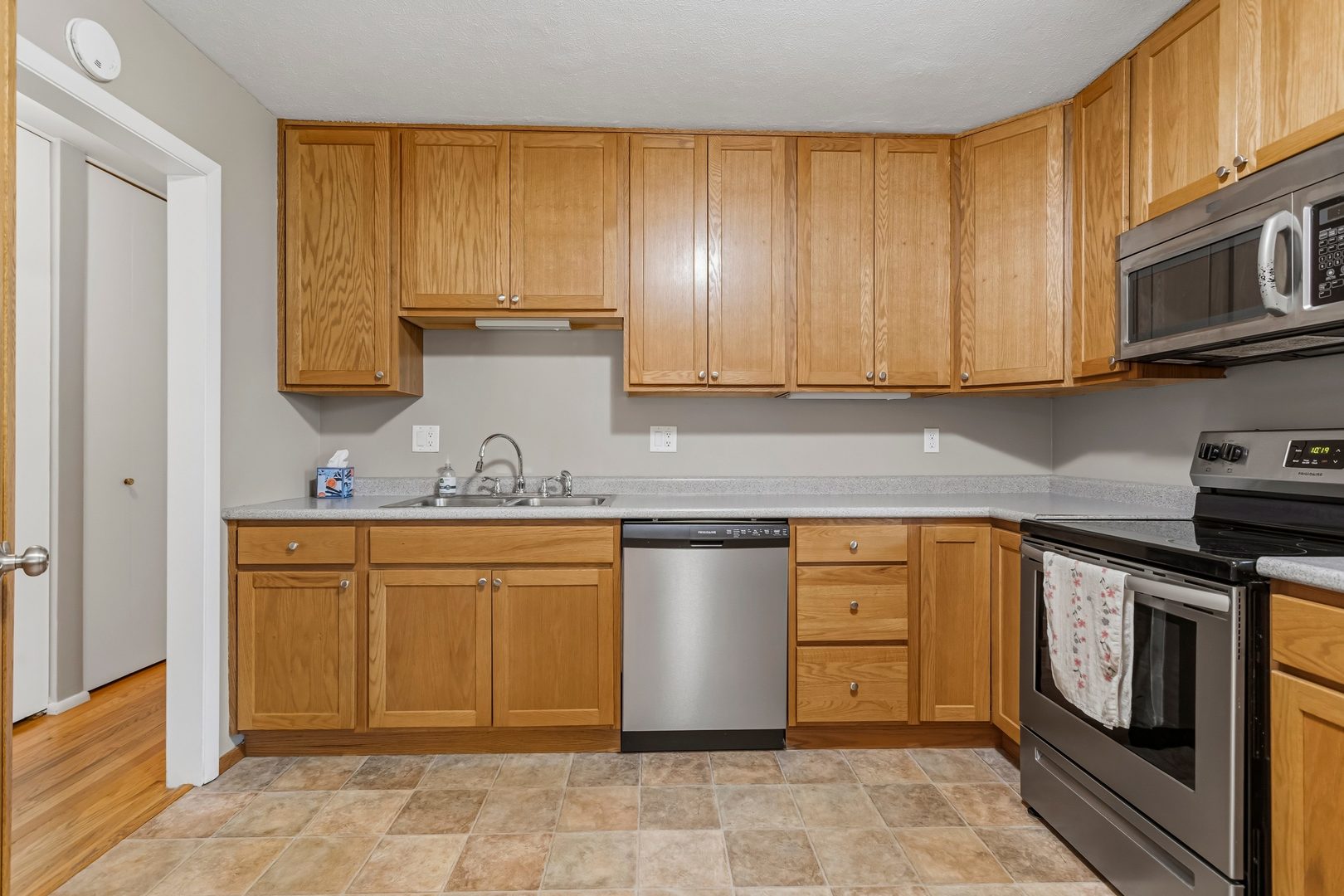 1906 Crescent Drive Property Photo 15