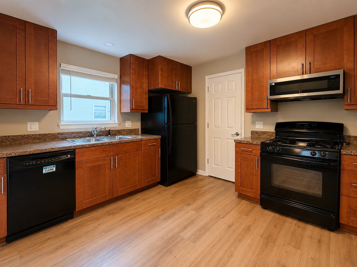 82 Holmes Way X2 Property Photo 2