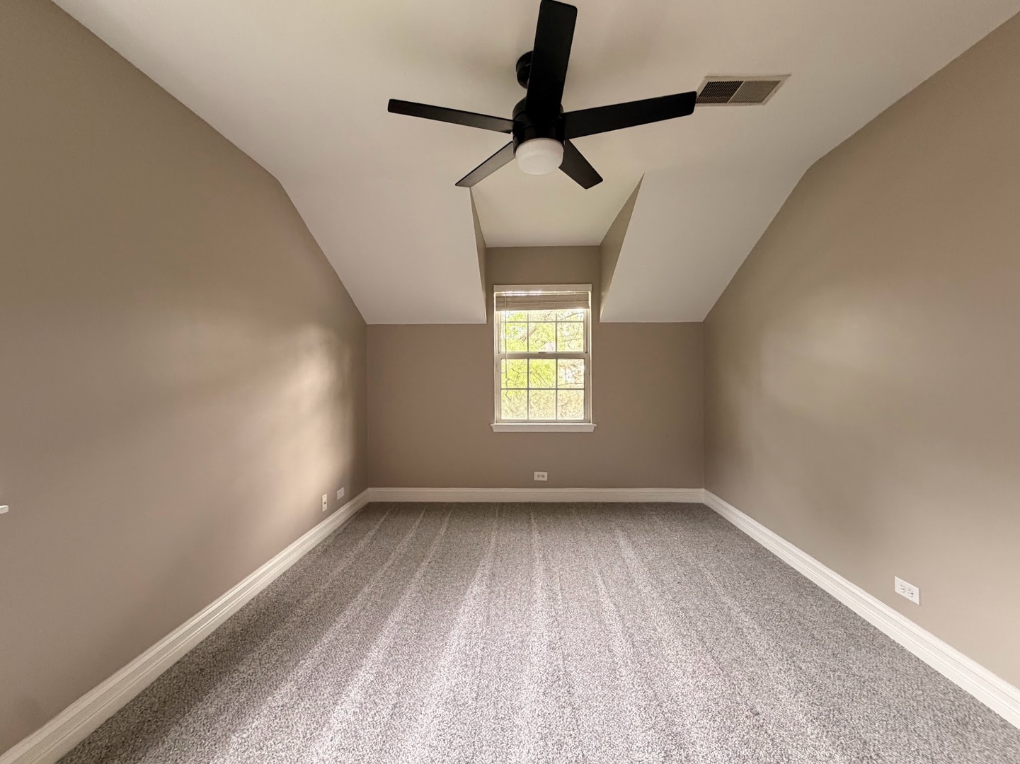 82 Holmes Way X2 Property Photo 11