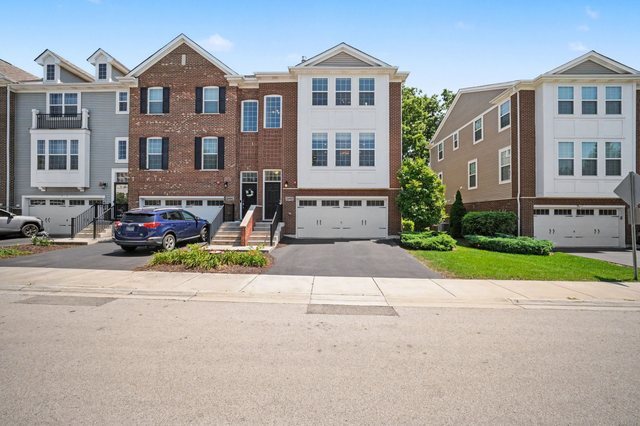 2492 Huntleigh Lane Property Photo 1