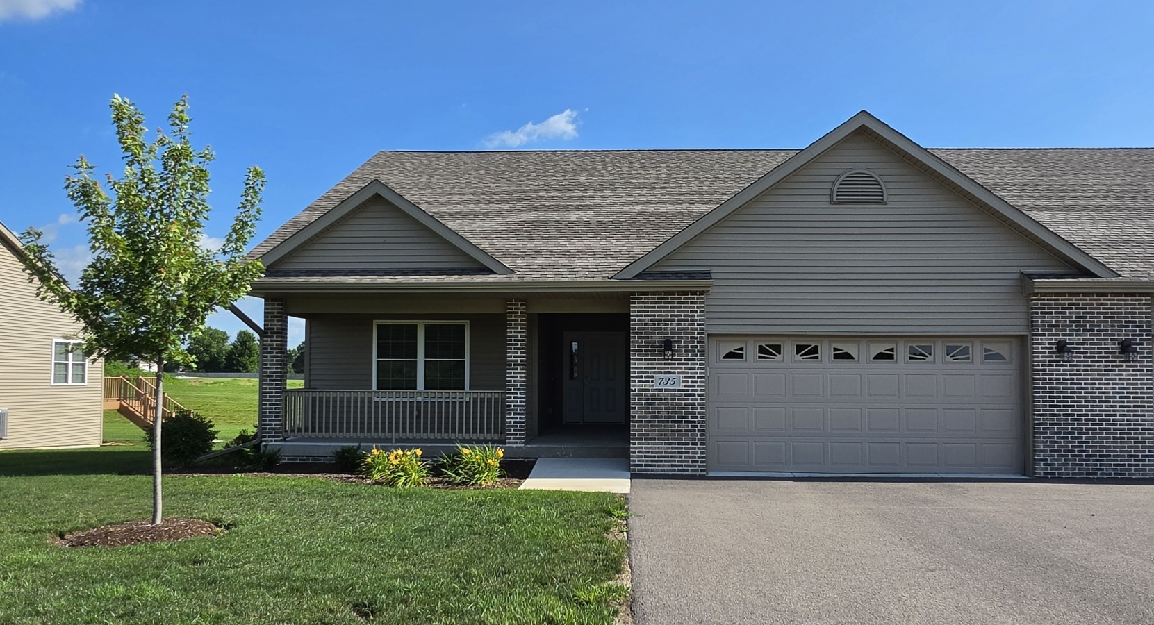 735 Yingling Drive Property Photo 1