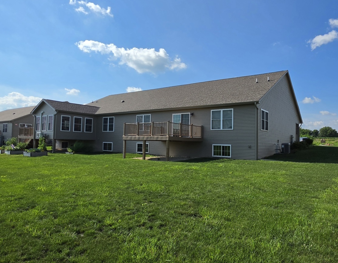 735 Yingling Drive Property Photo 3