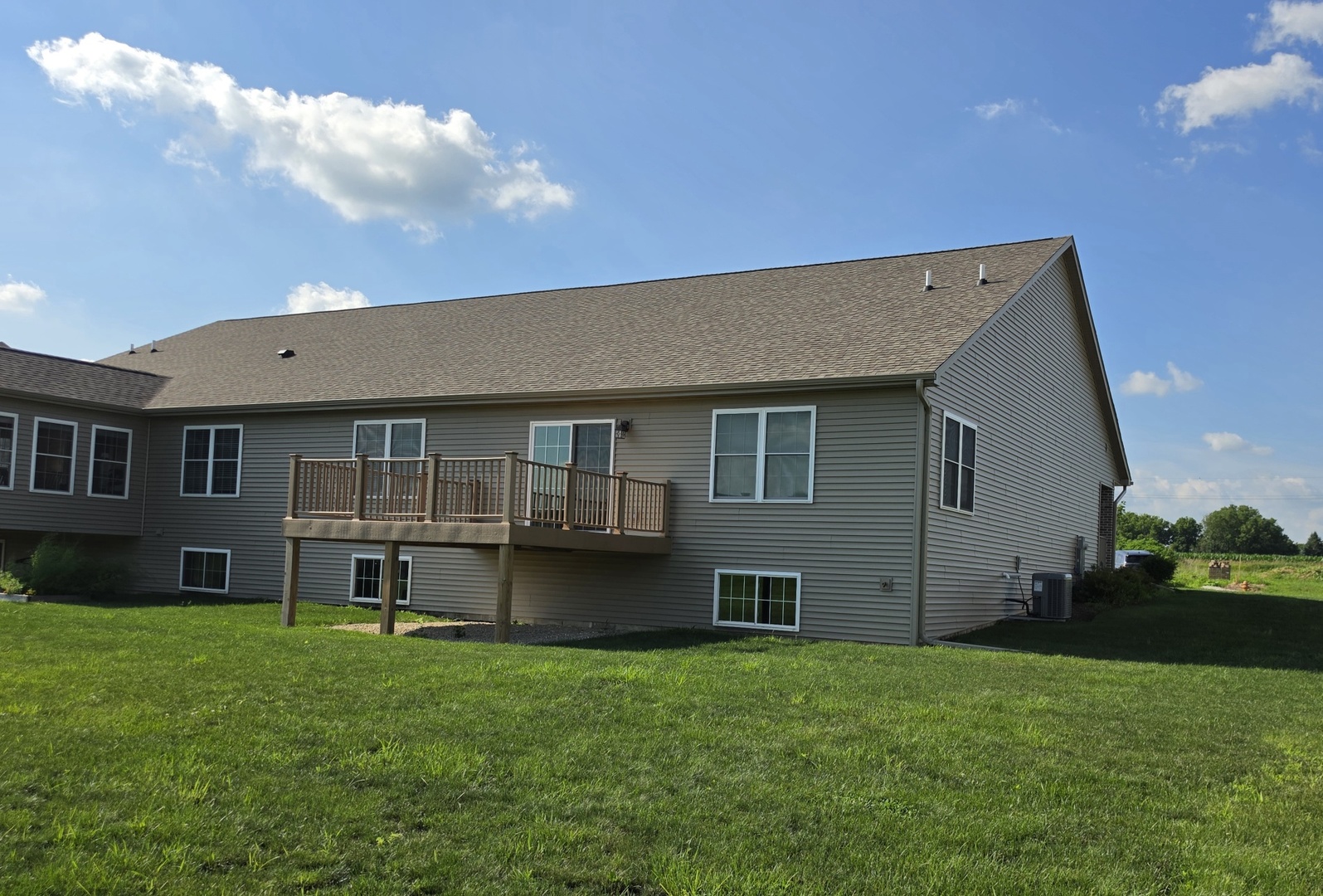 735 Yingling Drive Property Photo 4