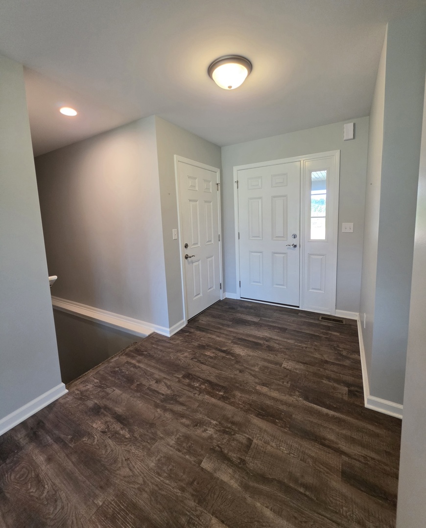 735 Yingling Drive Property Photo 6