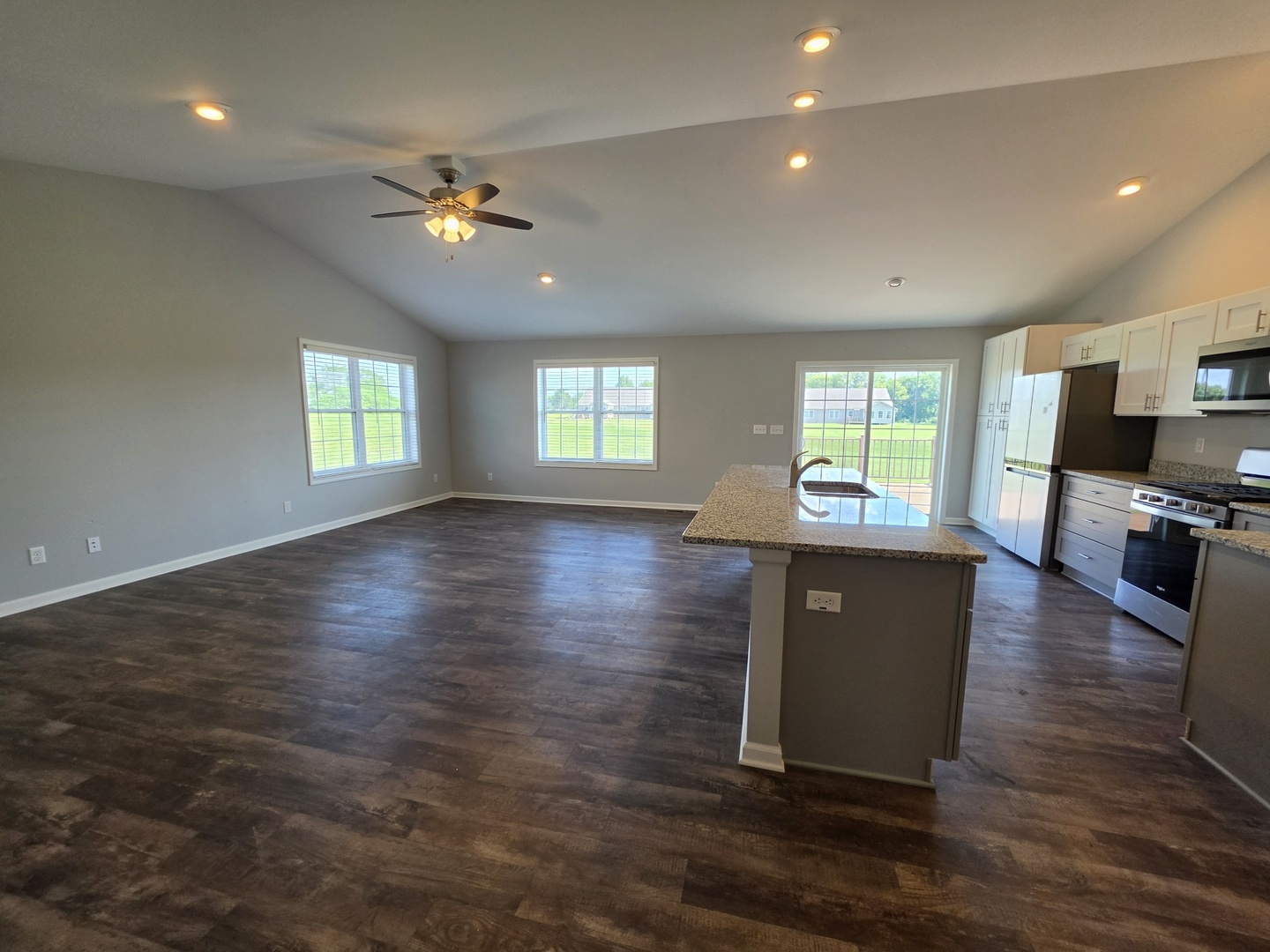 735 Yingling Drive Property Photo 7