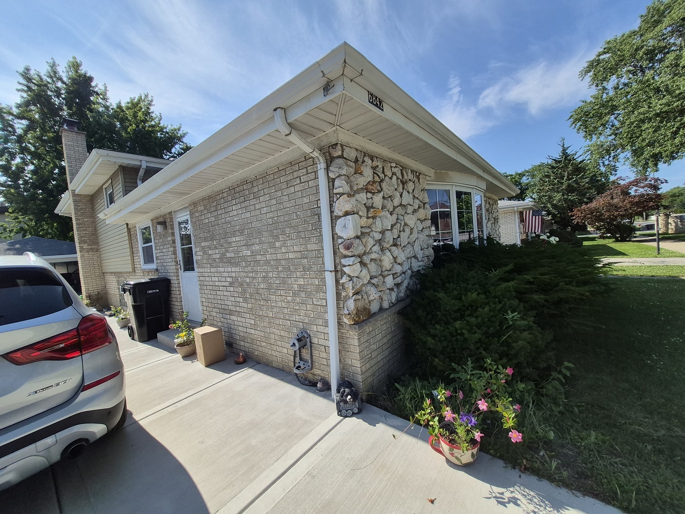 6842 N Central Avenue Property Photo 1