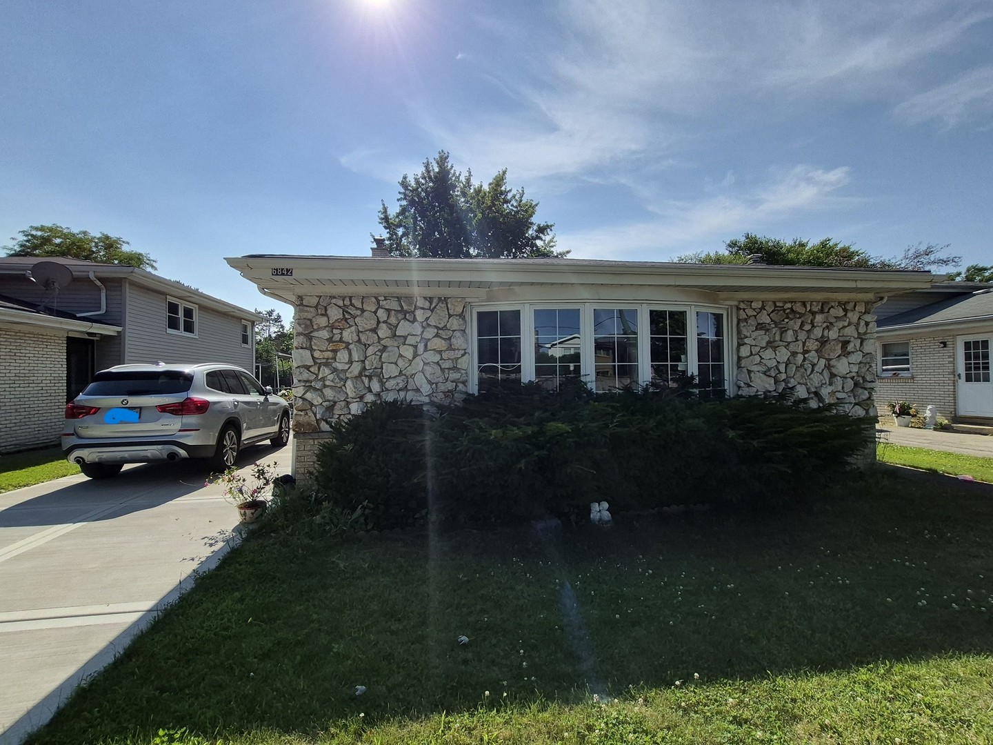 6842 N Central Avenue Property Photo 2