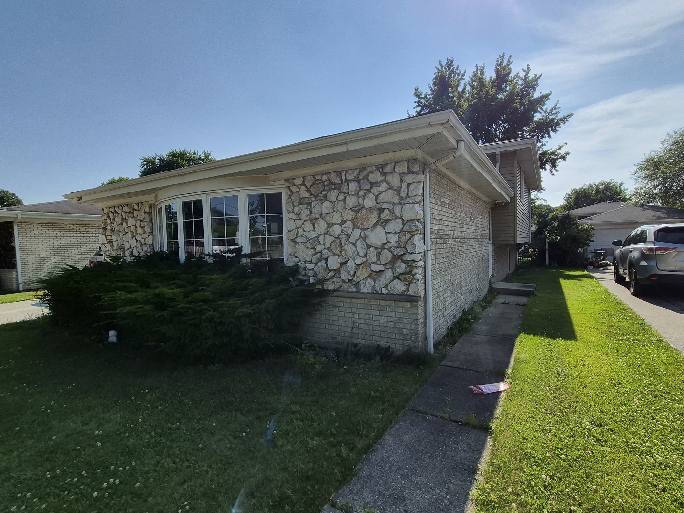 6842 N Central Avenue Property Photo 3