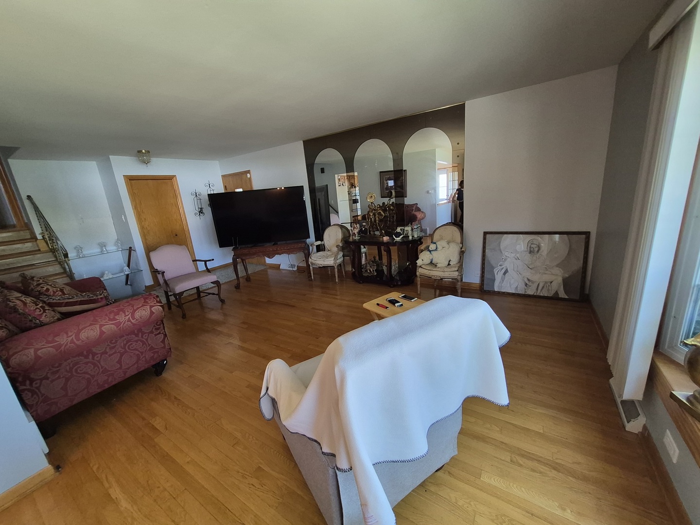 6842 N Central Avenue Property Photo 5