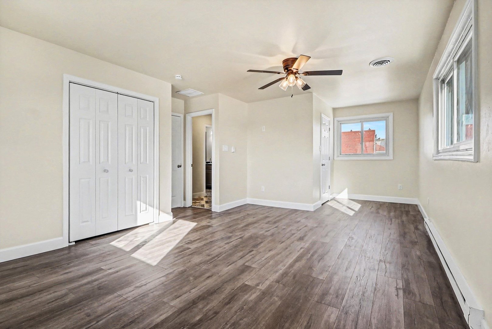 712 Davis Street Property Photo 5
