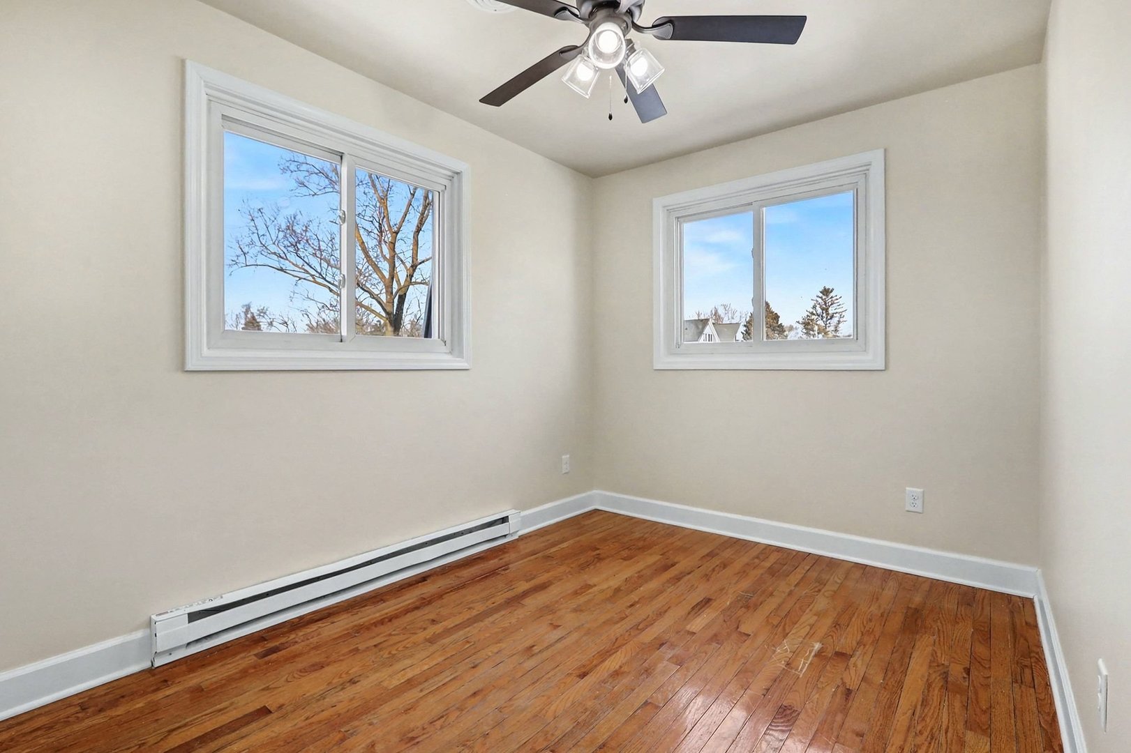 712 Davis Street Property Photo 8