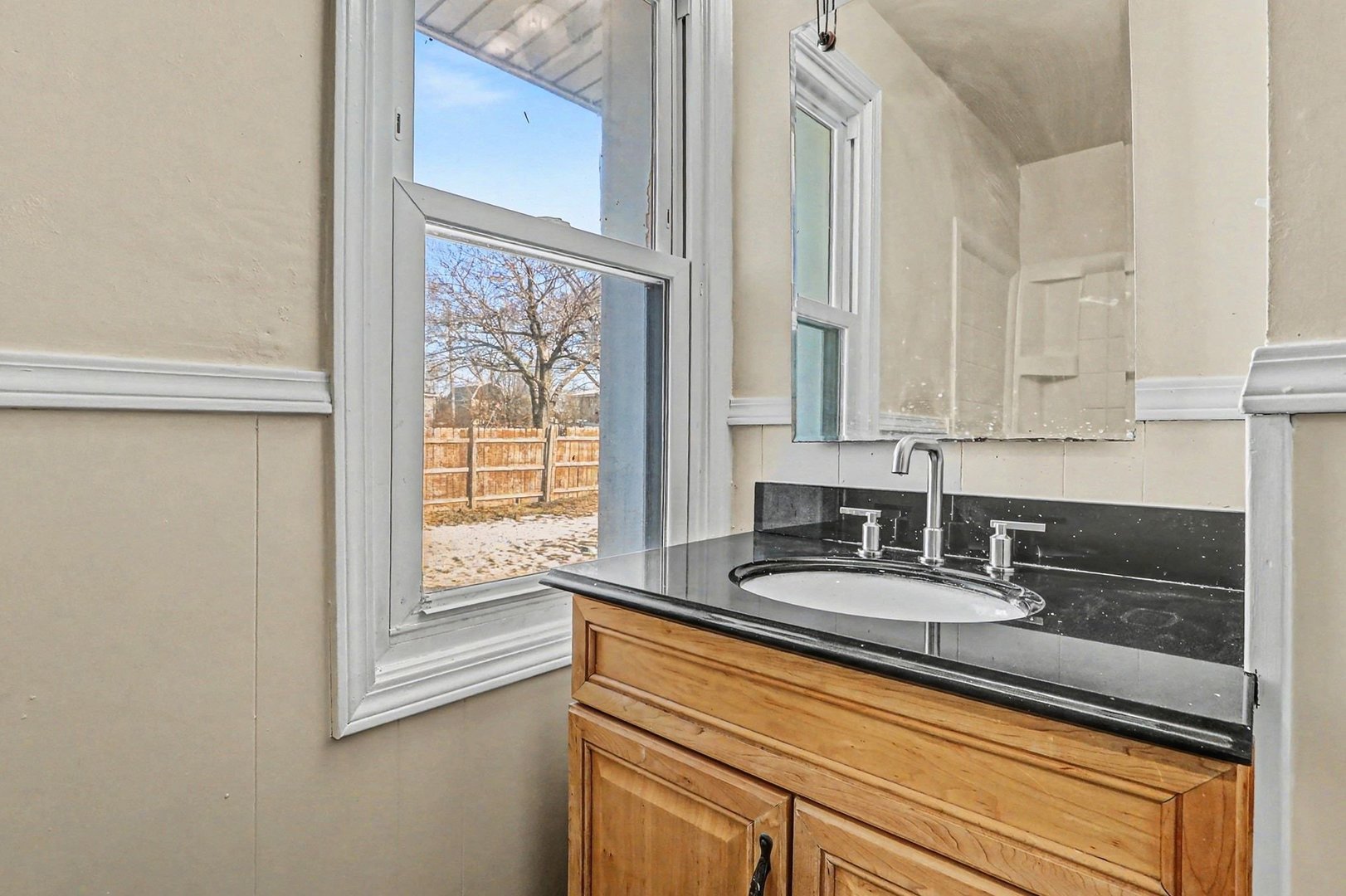 712 Davis Street Property Photo 13