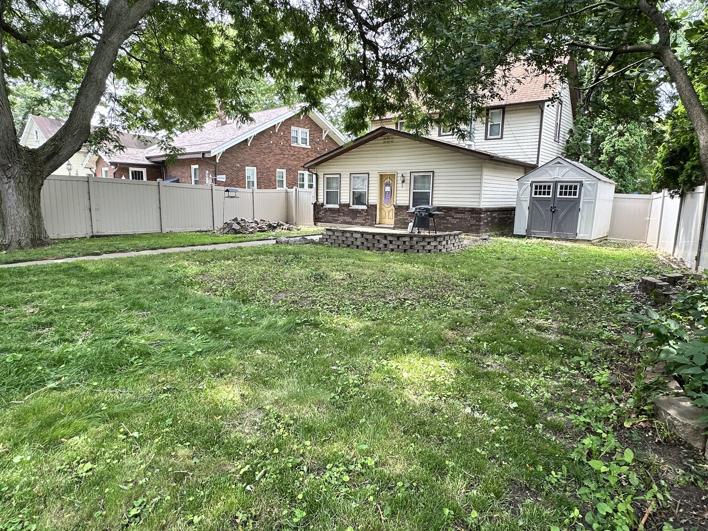 410 Broadway Avenue Property Photo 4