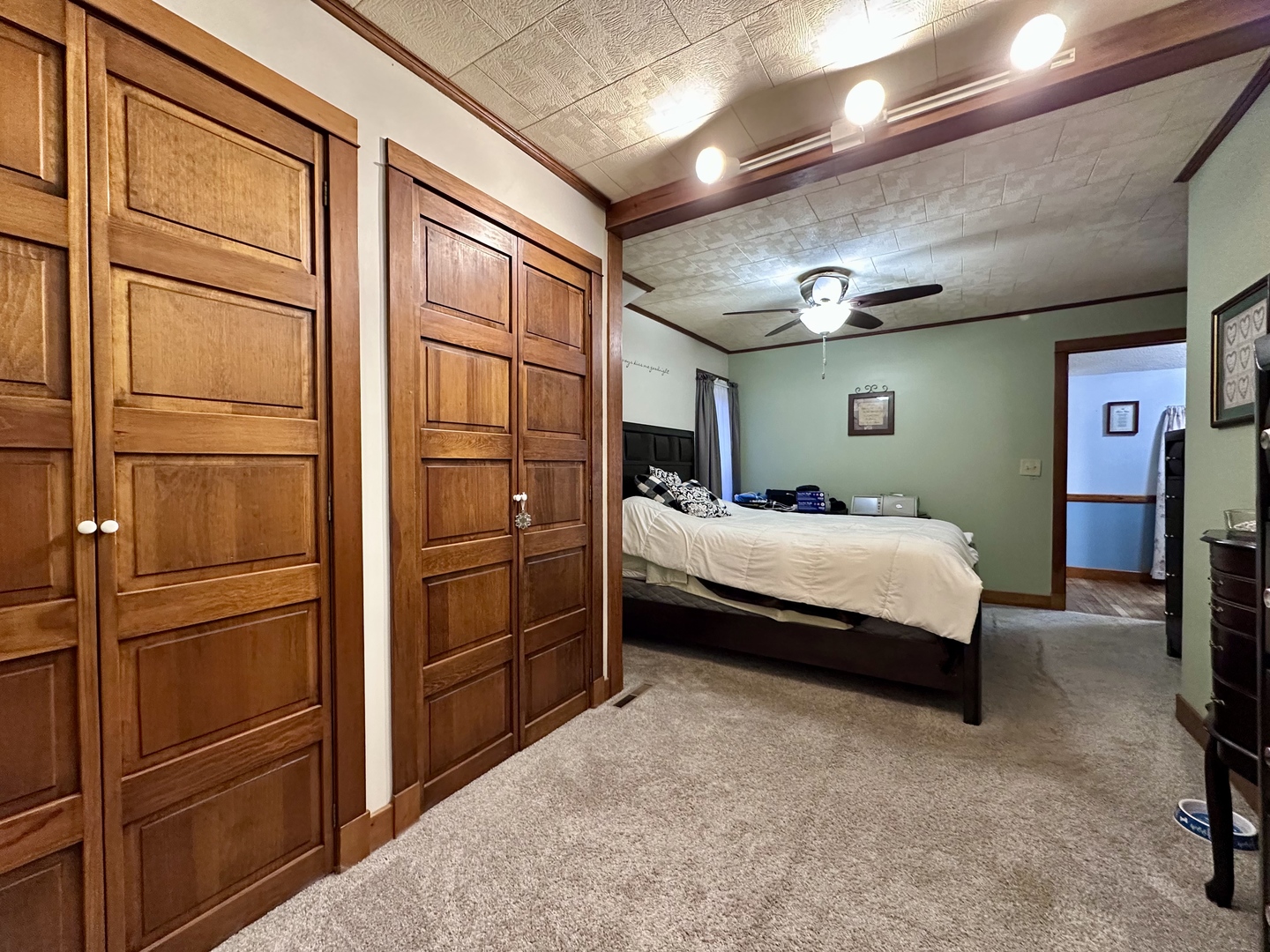 410 Broadway Avenue Property Photo 16