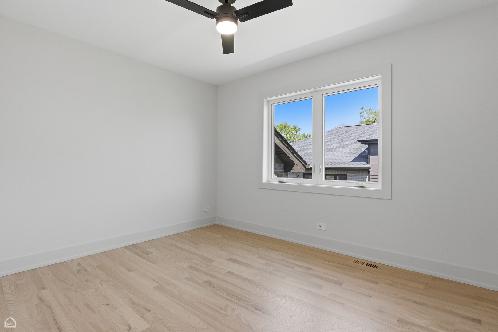 8041 S 85th Court Property Photo 16