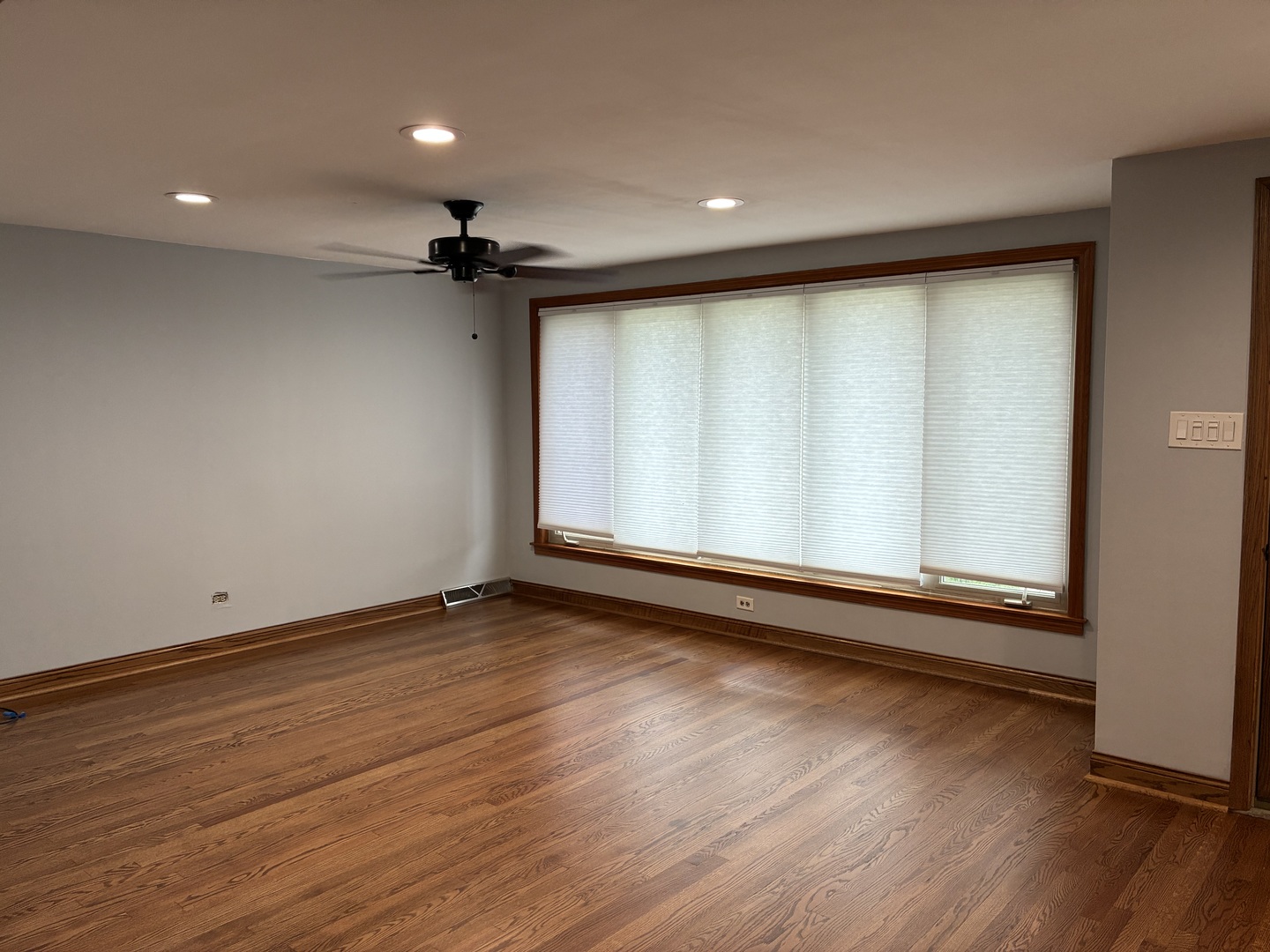 5144 S Natchez Avenue Property Photo 2