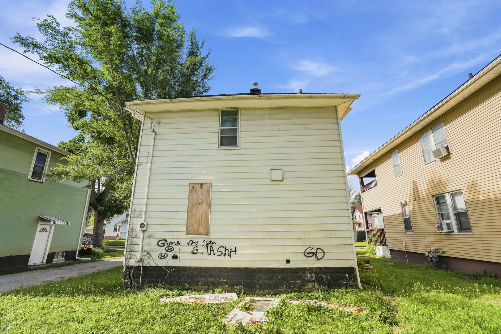 1121 15th Avenue Property Photo 2